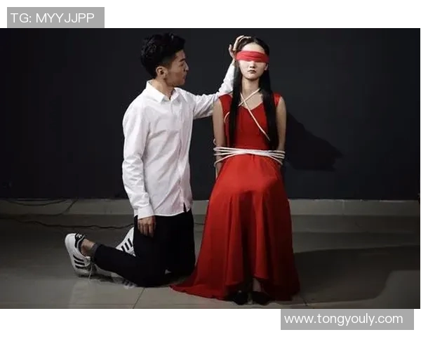 足球明星的爱情故事揭秘他们的妻子和伴侣背后的精彩人生